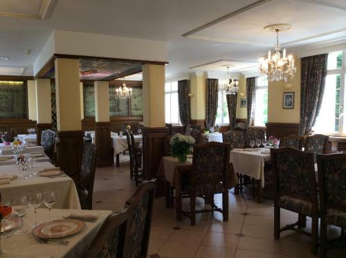 Hotel Hostellerie De Le Wast - Ch�teau Des Tourelles