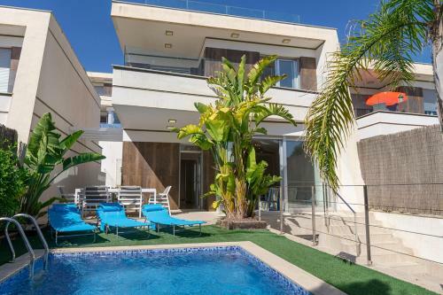 Stunning New Build 3 Bed Villa With Private Pool
