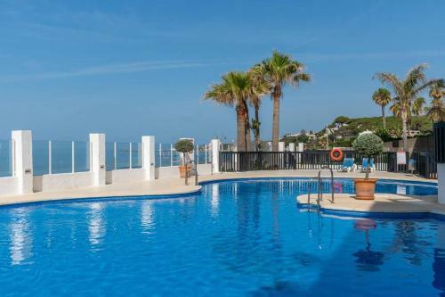 Apartamento Beachfront 1br With Swimming Pool, Parking & AC