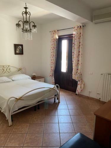 Lovely Villa With Garden And Private Beach