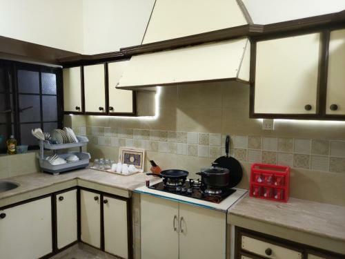 3 Bedrooms Luxury House At Prime Location