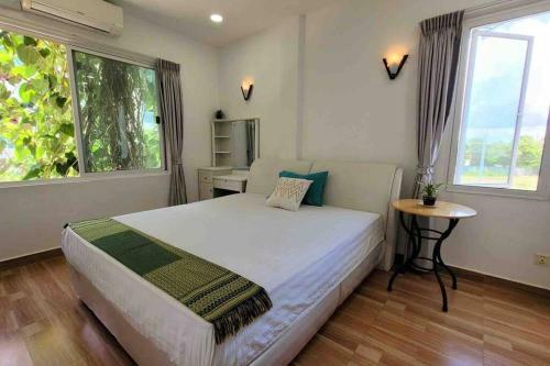 Relaxing 2-bedroom Serviced Apartment With Patio