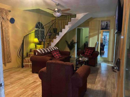 Cheerful 3-bedroom Single Family Home