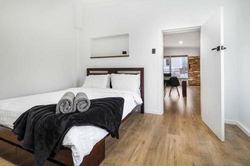 Apartamento Watt's Up Doc Sleeps 2 Modern Wifi Parking
