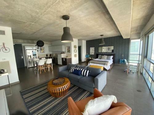 Kasa Skyview Luxury Loft Style 15th Floor Condo