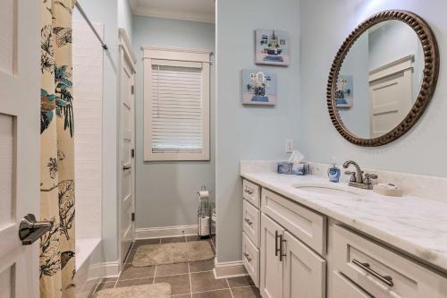 Lovely Mobile Retreat With Deck And Front Porch!