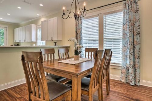 Lovely Mobile Retreat With Deck And Front Porch!