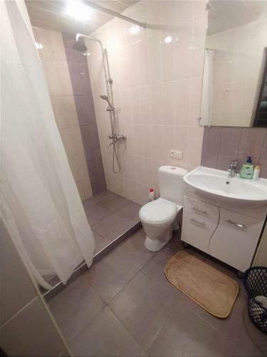 Hostal V$h Guesthouse