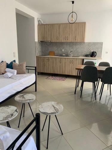 Hostal Mediterranean Apartments