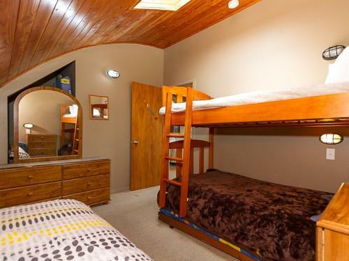 Waimarino Lodge - National Park Holiday Home