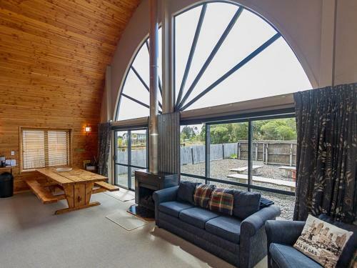 Waimarino Lodge - National Park Holiday Home