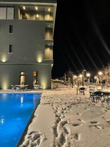 Toka Hotel Restaurant