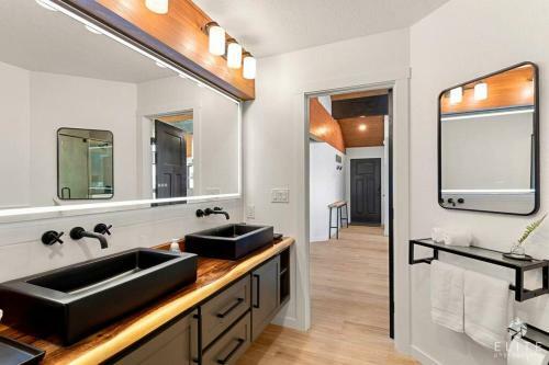 Villa Luxury Living At The Eagles Perch Palmer Ak