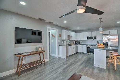 Apartamento Peaceful Step-free Condo, 1 Mi To Downtown!