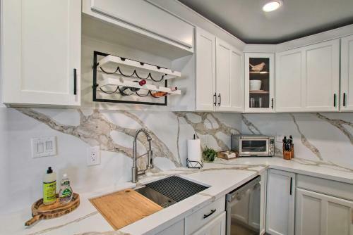 Apartamento Charming Retreat With Pool Access And Mtn Views!