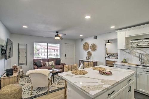 Apartamento Charming Retreat With Pool Access And Mtn Views!
