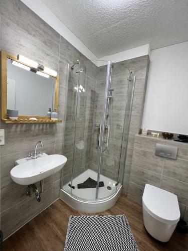 Hostal Rooms4ring Privathaus Mit Pool N�he N�rburgring