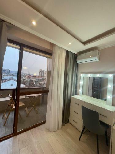 Deluxe Apartment In The City Center