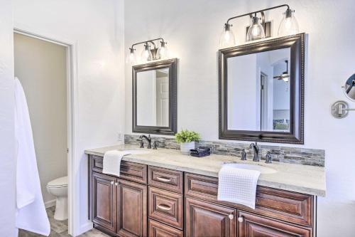 Classy Chandler Getaway Near Parks And Golf!
