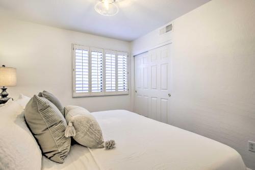 Classy Chandler Getaway Near Parks And Golf!