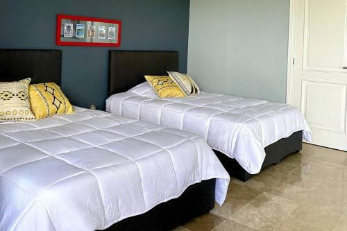Socoa Apartment With Amazing Jungle View & Ocean Access
