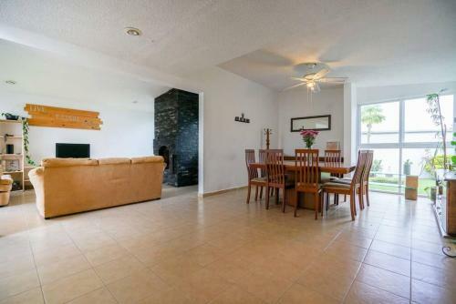 Apartamento Hostpal Beautiful Downtown Home, Jacuzzi And Grill