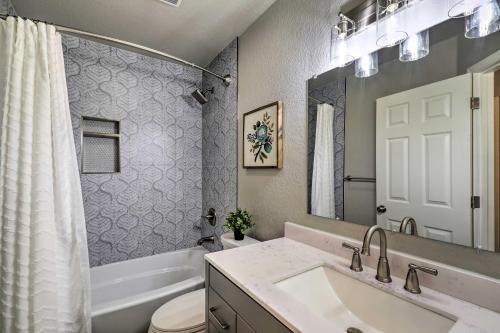 Modern Flagstaff Retreat About 4 Mi To Downtown!