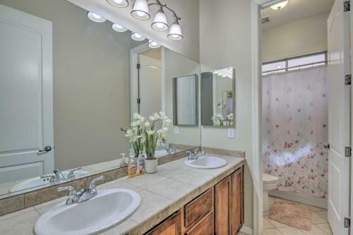 Gilbert Oasis With Outdoor Pool And Putting Green