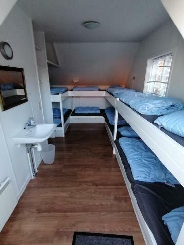 Gudhjem Vandrerhjem / Gudhjem Hostel