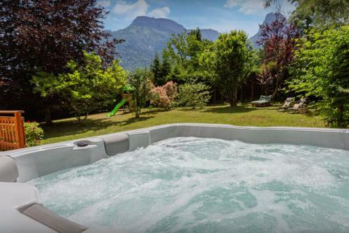 Chalet Hychris - Ovo Network
