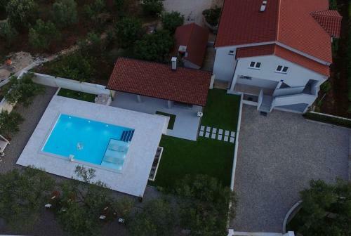 Ana, House With Pool