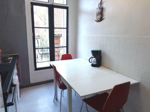 Apartamento Renovated Studios 300m From The Thermes