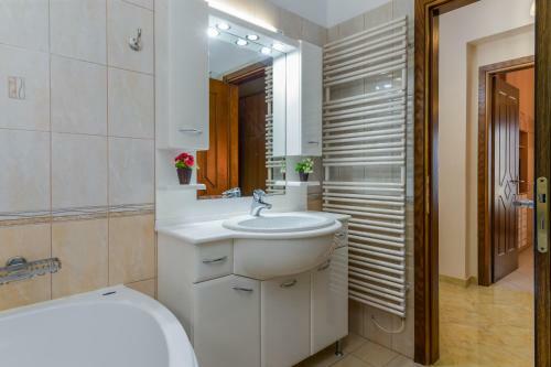 Villa Artemis - Luxury Home Over Lourdas Bay