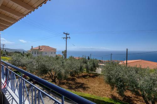 Villa Artemis - Luxury Home Over Lourdas Bay