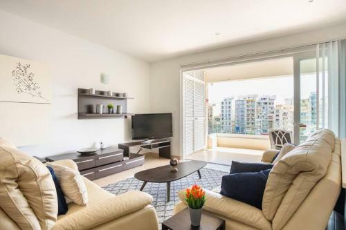 Luxury Seafront 2 Bedroom Apartment In Spinola Bay