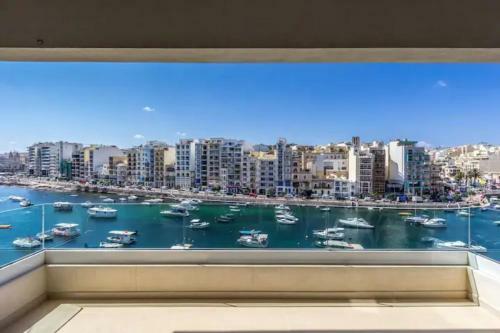 Luxury Seafront 2 Bedroom Apartment In Spinola Bay