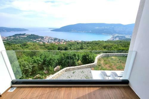 Pool Villa Luxoria Trebesin Whirlpool