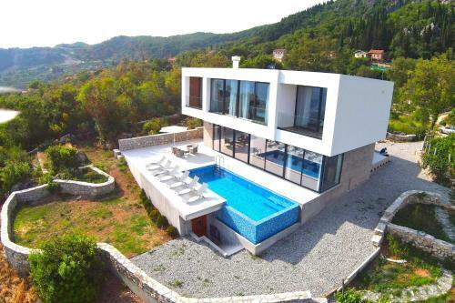 Pool Villa Luxoria Trebesin Whirlpool