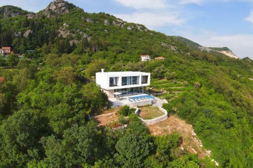 Pool Villa Luxoria Trebesin Whirlpool