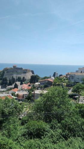 2-bedroom Apartment 5 Minutes From The Beach