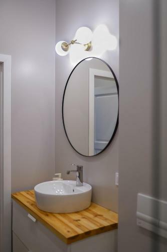 Spacious Brand New Modern Apartment In Old Town