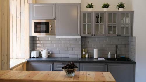 Classic 2-room Apartment In Old Town Riga