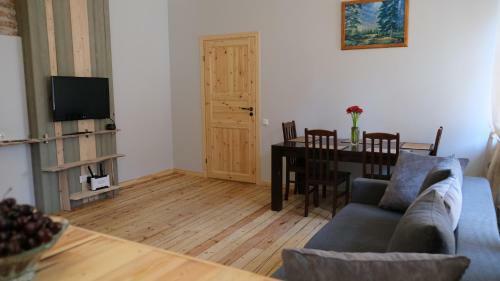 Classic 2-room Apartment In Old Town Riga