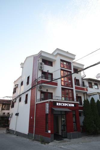 Zambaku I Bardhe Hotel & Bar