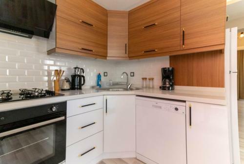 Apartamento Ku?adas? Marina'da Konforlu Tatil Evi