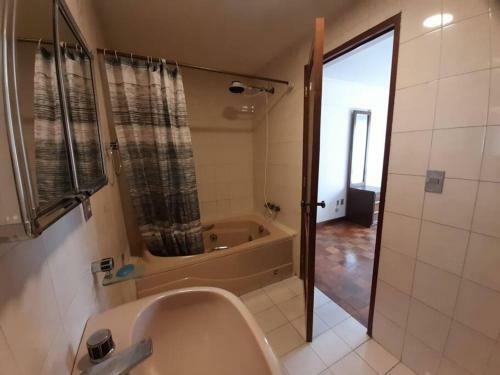 Apartamento Amplio Departamento En Zona Central Norte