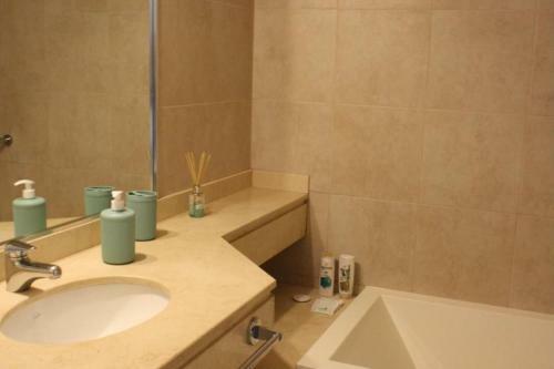 Apart Centrico 2 Dorm Balcon Con Parrilla Opci�n Cochera