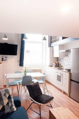 Stylish Apartment With Castle View & Free Parking