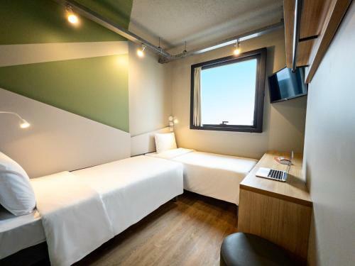Hotel Ibis Budget Cambori� - Novo!