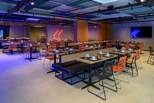 Hotel Ibis Budget Cambori� - Novo!